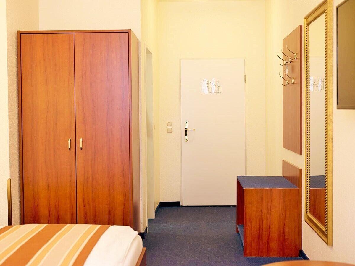 Cabo Nonsmoking-Hotel Хамбург Екстериор снимка